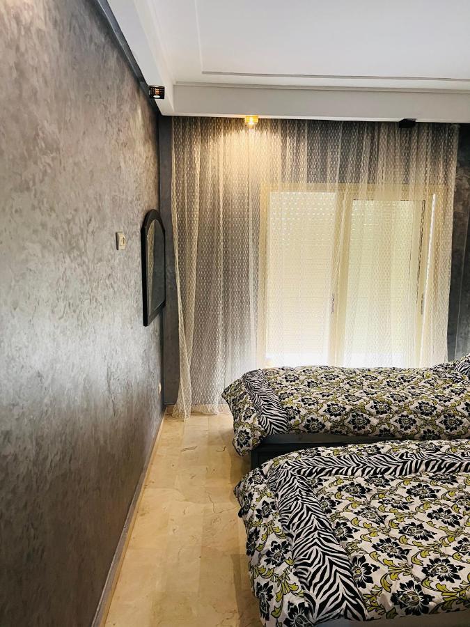 Luxury Apartment *